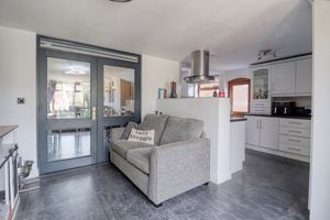 Kitchen/Diner- click for photo gallery